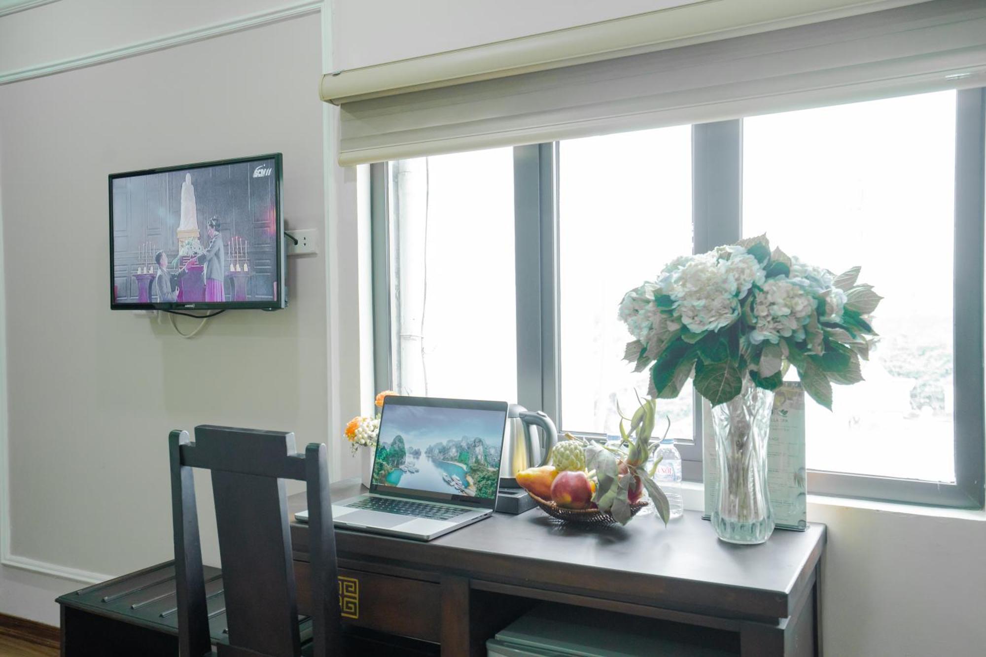 האנוי Ha Noi Lake View Hotel & Travel מראה חיצוני תמונה