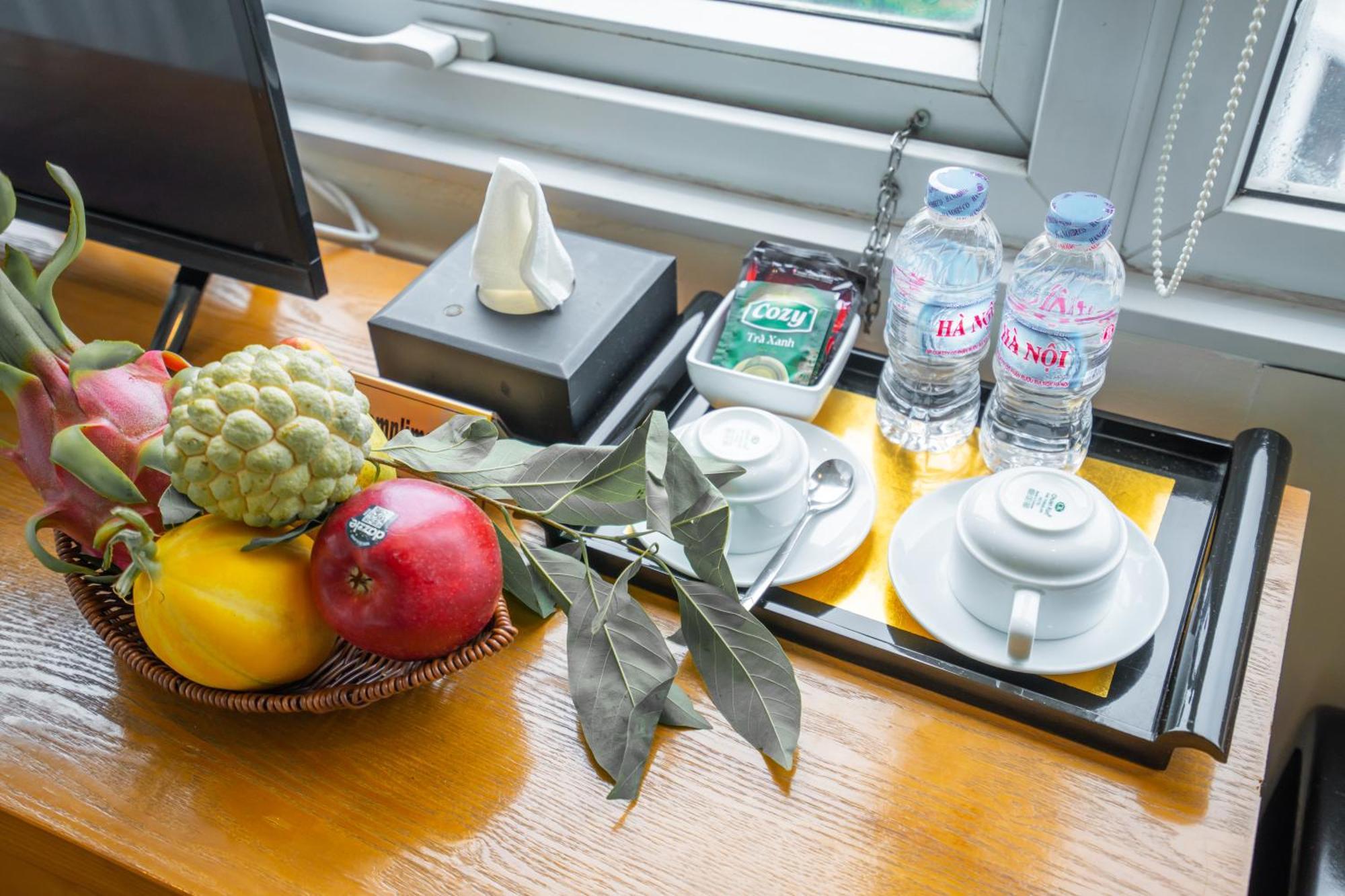 האנוי Ha Noi Lake View Hotel & Travel מראה חיצוני תמונה